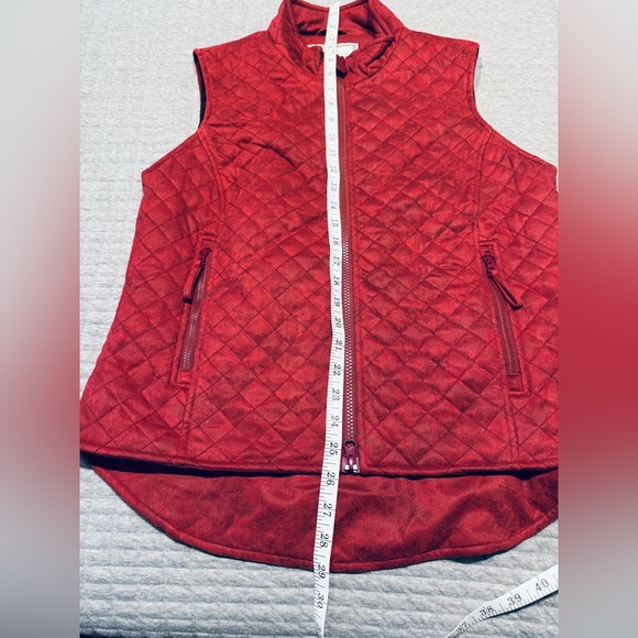 Outback Trading Company Wilona Women's Burgundy Quilted Vest - Picture 10 of 13